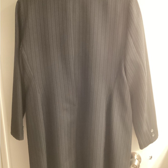 Stunning Ladies Pin Striped Dress with Blazer - Picture 4 of 7